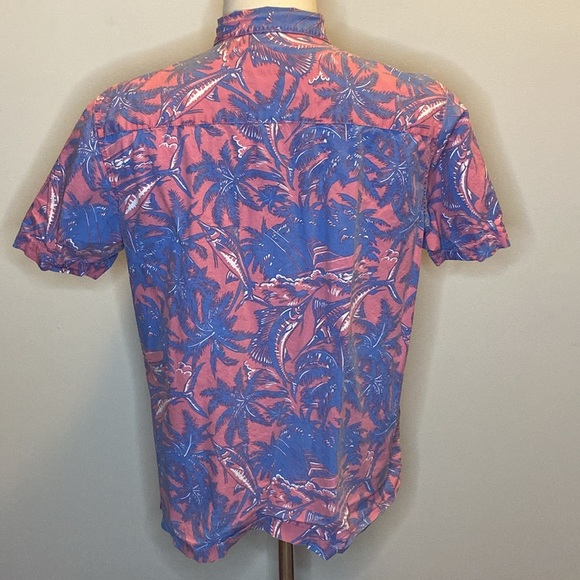 Vineyard Vines Graphic Floral Print in Red and Blue Cotton (sz L) - Picture 4 of 5